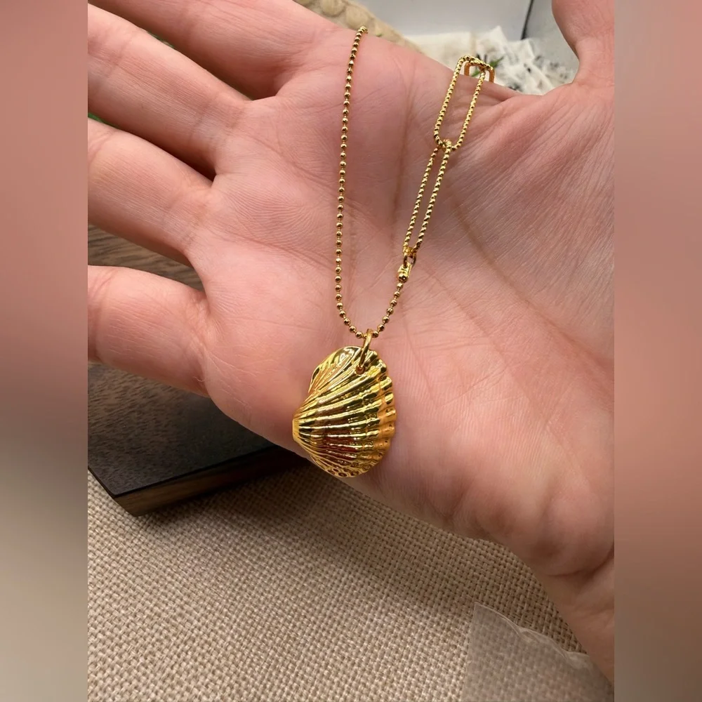 Fine jewelry Gold Shell Pendant Necklace Steel 316L